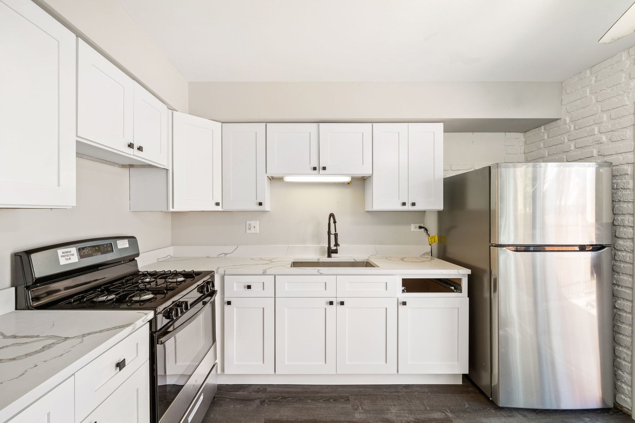 3075 Kingston Court