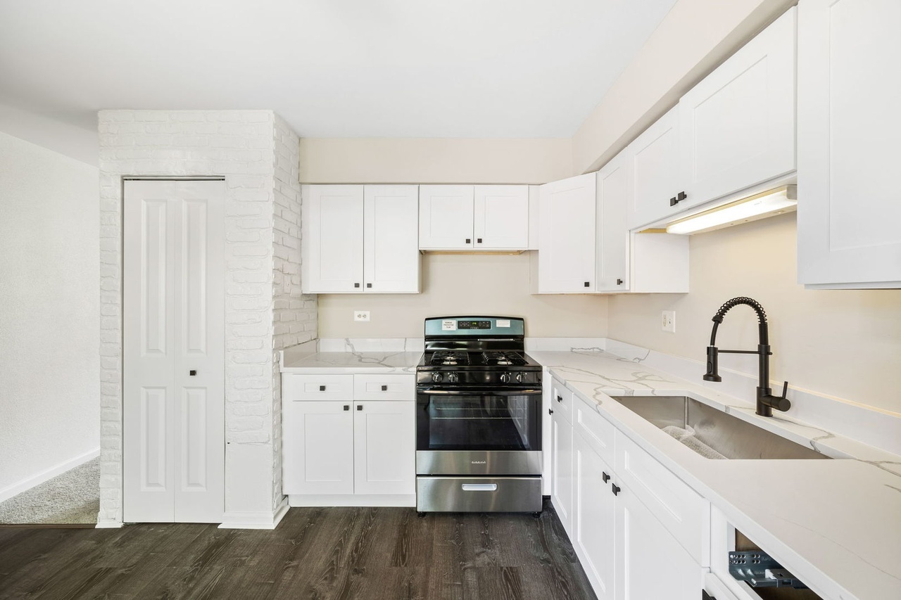 3075 Kingston Court