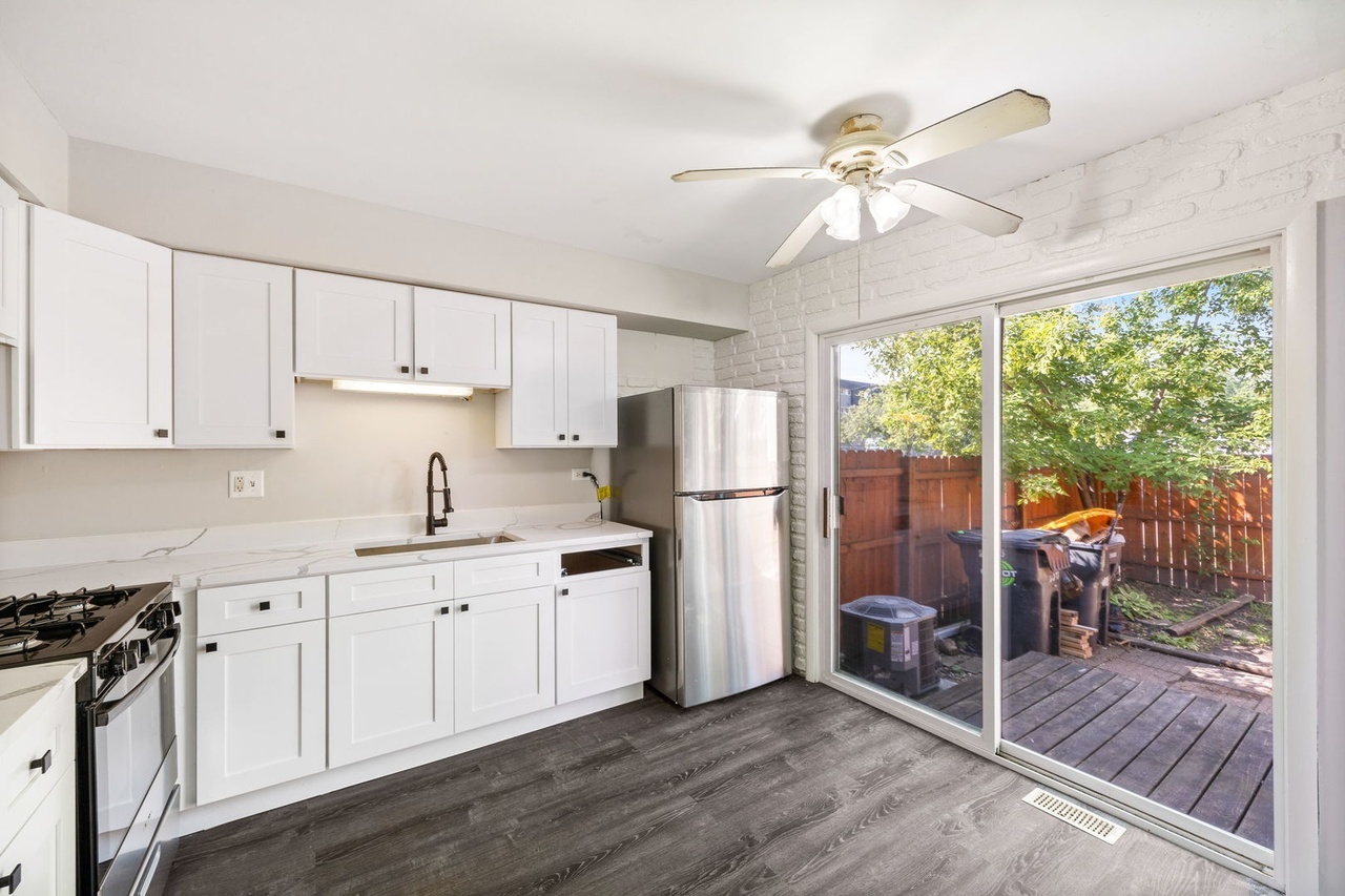3075 Kingston Court