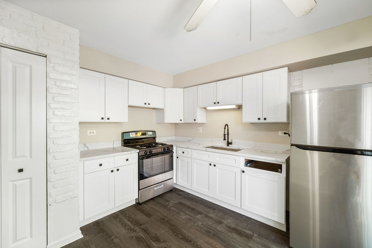 3075 Kingston Court