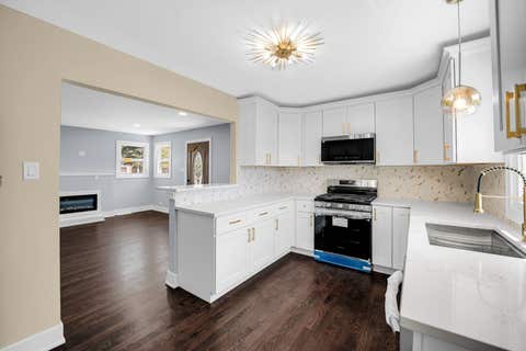 Tiny photo for 6409 W 85th Place, Burbank, IL 60459 (MLS # 12696368)