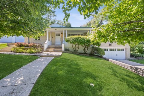 Photo of 671 Revere Road, Glen Ellyn, IL 60137 (MLS # 12668367)
