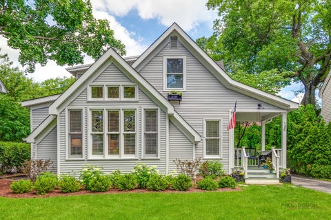 3 beds bed, 2 baths bath property at 130 E North Avenue, Lake Bluff, IL 60044