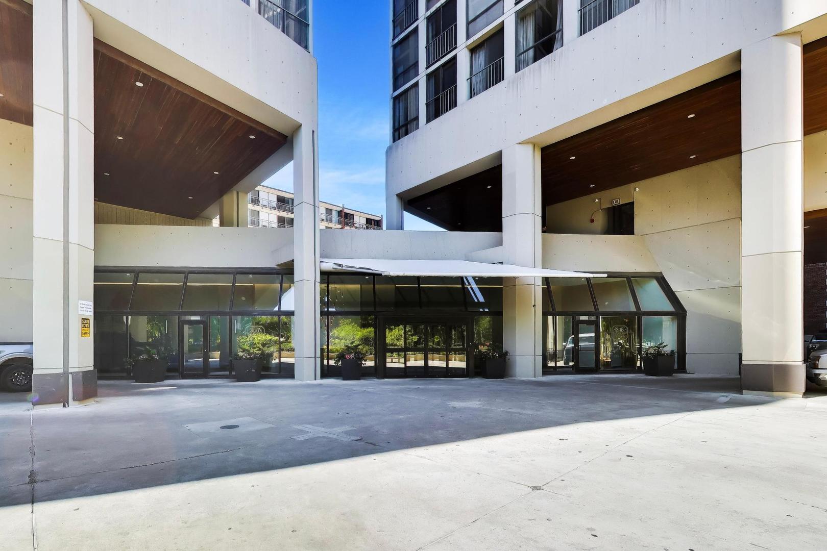 345 W Fullerton Parkway 1905