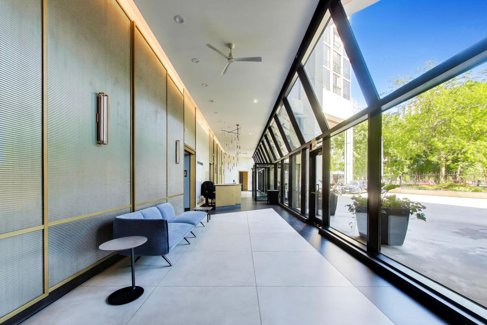 345 W Fullerton Parkway 1905