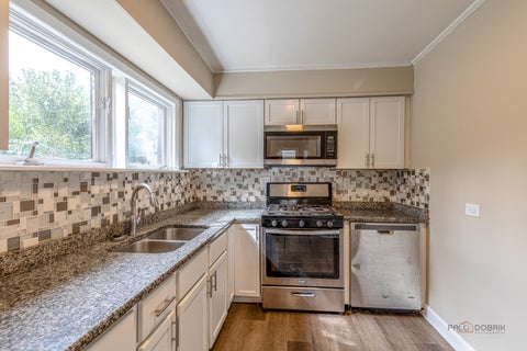 Tiny photo for 2821 Dempster Street, Park Ridge, IL 60068 (MLS # 12762039)