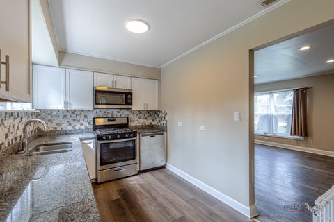 Tiny photo for 2821 Dempster Street, Park Ridge, IL 60068 (MLS # 12762039)