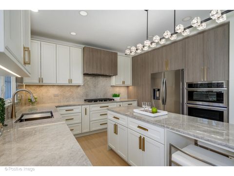 Tiny photo for 2370 Legends Court, Riverwoods, IL 60015 (MLS # 12614583)