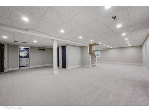 Tiny photo for 2370 Legends Court, Riverwoods, IL 60015 (MLS # 12614583)