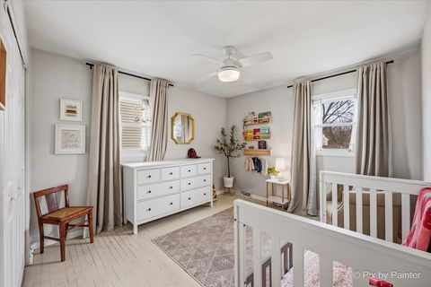 Tiny photo for 152 Walnut Drive, St. Charles, IL 60174 (MLS # 12569167)