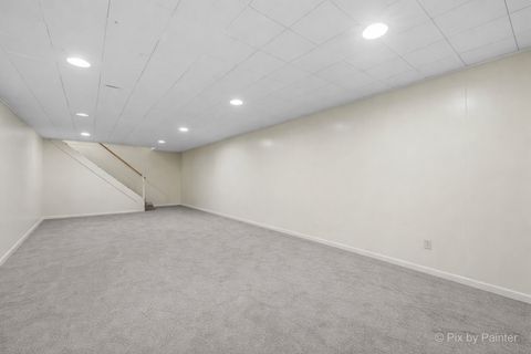 Tiny photo for 152 Walnut Drive, St. Charles, IL 60174 (MLS # 12569167)