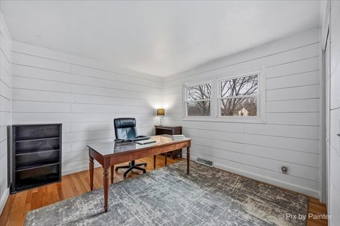 Tiny photo for 152 Walnut Drive, St. Charles, IL 60174 (MLS # 12569167)