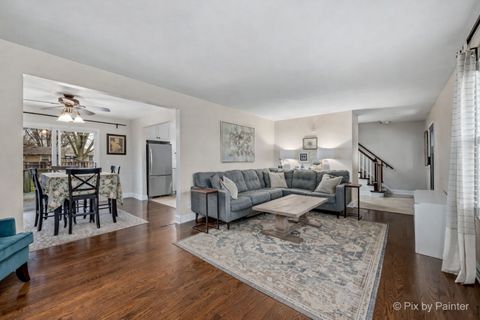 Tiny photo for 152 Walnut Drive, St. Charles, IL 60174 (MLS # 12569167)