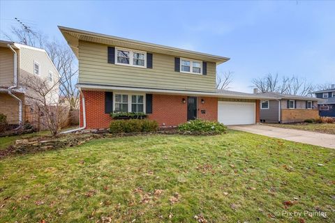 Tiny photo for 152 Walnut Drive, St. Charles, IL 60174 (MLS # 12569167)