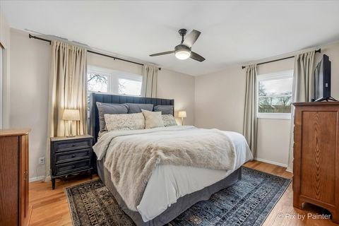 Tiny photo for 152 Walnut Drive, St. Charles, IL 60174 (MLS # 12569167)