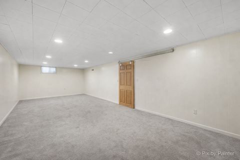 Tiny photo for 152 Walnut Drive, St. Charles, IL 60174 (MLS # 12569167)