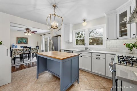 Tiny photo for 152 Walnut Drive, St. Charles, IL 60174 (MLS # 12569167)