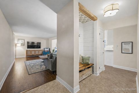 Tiny photo for 152 Walnut Drive, St. Charles, IL 60174 (MLS # 12569167)