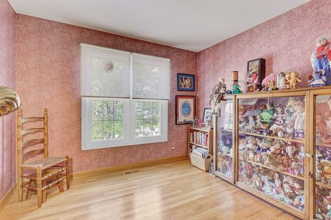 Tiny photo for 47 S JOSEPHINE Court, Des Plaines, IL 60016 (MLS # 12535052)