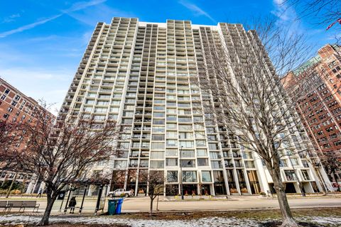 3200 N Lake Shore Drive 909 Chicago IL 60657
