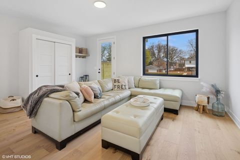 Tiny photo for 112 N Center Street #A, Bensenville, IL 60106 (MLS # 12462057)