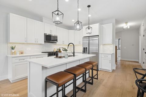 Tiny photo for 112 N Center Street #A, Bensenville, IL 60106 (MLS # 12462057)