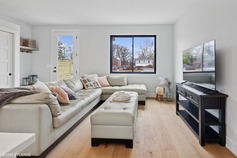 Tiny photo for 112 N Center Street #A, Bensenville, IL 60106 (MLS # 12462057)