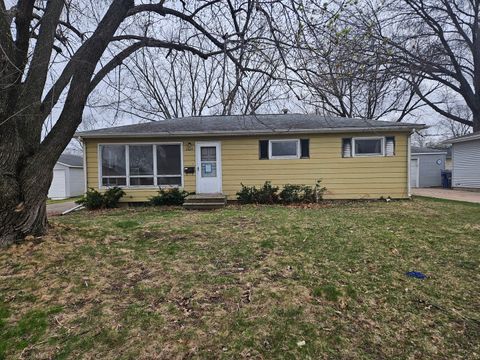 Photo of 2624 Crestview Drive, Bettendorf, IA 52722 (MLS # 12606976)