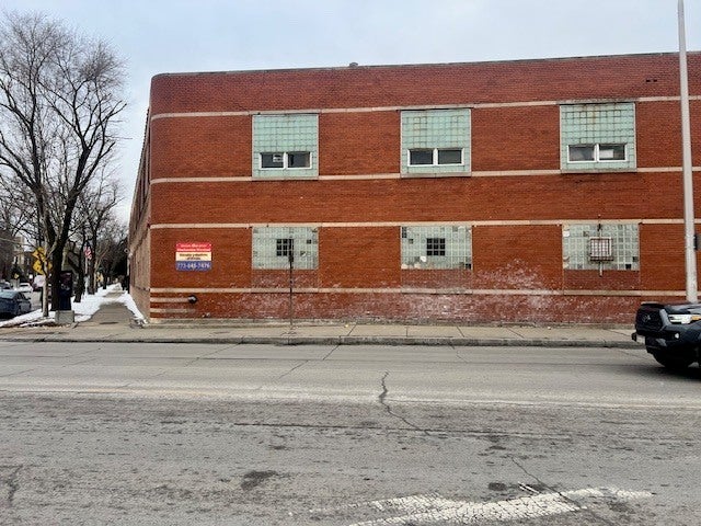 3260 W Grand Avenue