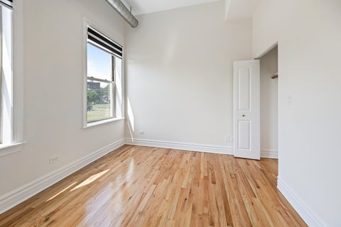 Tiny photo for 5016 S King Drive #1E, Chicago, IL 60615 (MLS # 12734432)