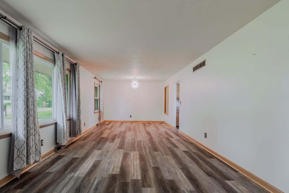 200 W Winslow Street