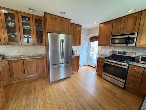 Tiny photo for 630 S Dryden Place, Arlington Heights, IL 60005 (MLS # 12348417)