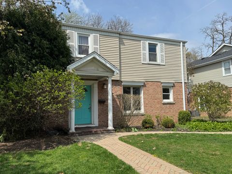 Tiny photo for 630 S Dryden Place, Arlington Heights, IL 60005 (MLS # 12348417)