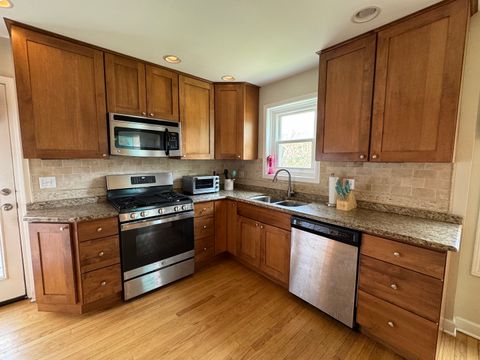 Tiny photo for 630 S Dryden Place, Arlington Heights, IL 60005 (MLS # 12348417)