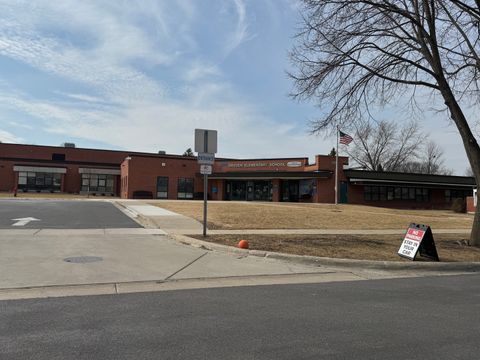 Tiny photo for 630 S Dryden Place, Arlington Heights, IL 60005 (MLS # 12348417)