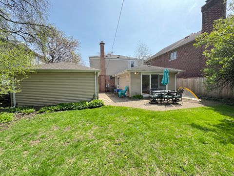 Tiny photo for 630 S Dryden Place, Arlington Heights, IL 60005 (MLS # 12348417)