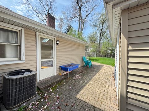 Tiny photo for 630 S Dryden Place, Arlington Heights, IL 60005 (MLS # 12348417)
