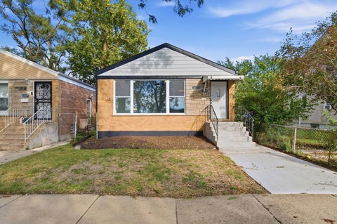 Tiny photo for 12343 S Lincoln Street, Calumet Park, IL 60827 (MLS # 12768541)