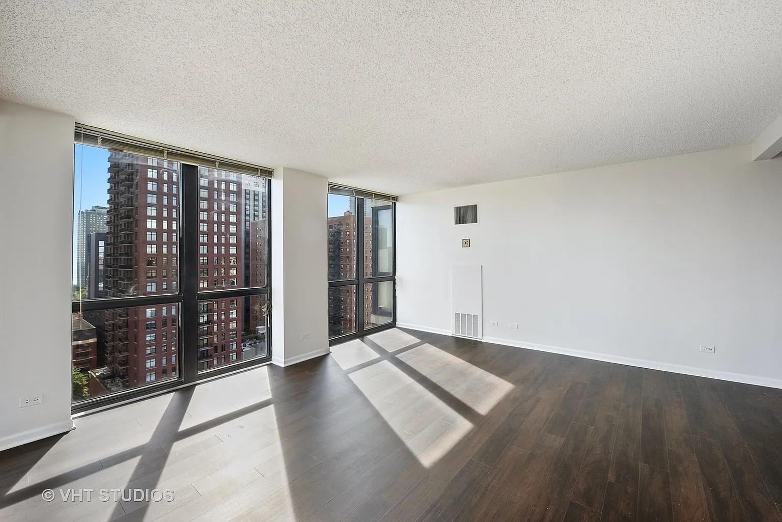 1122 N CLARK Street 1806