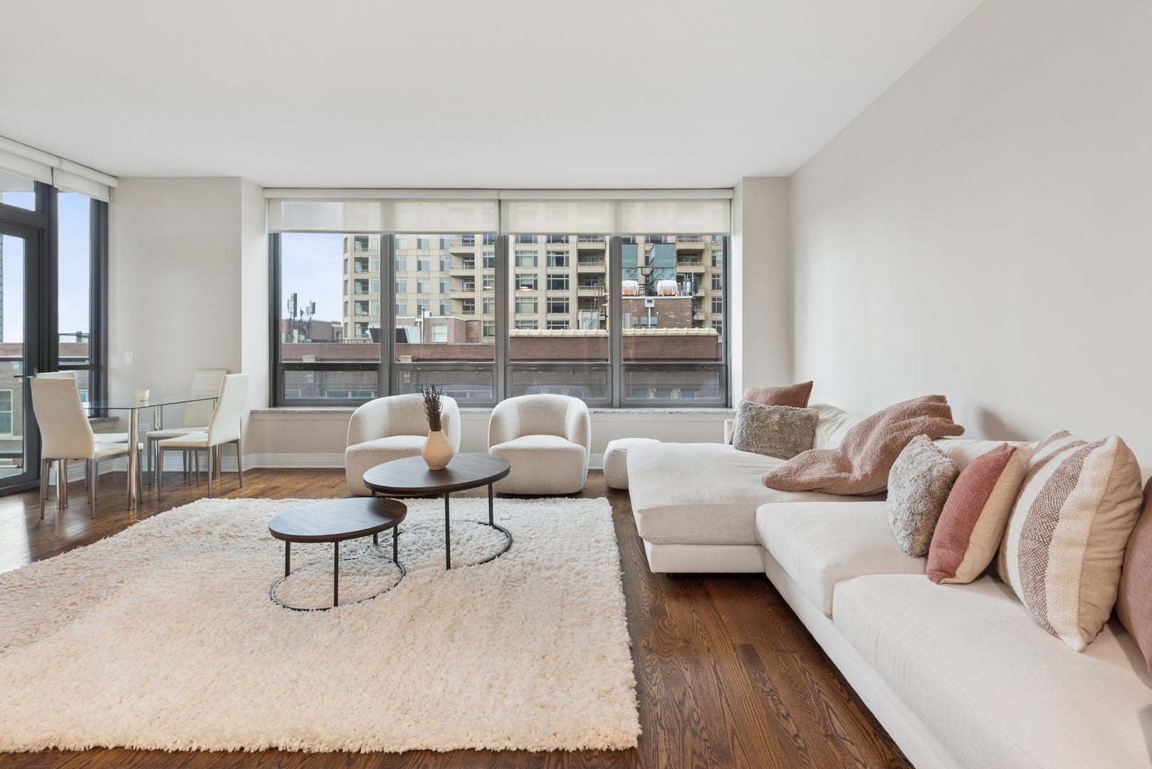 600 N Lake Shore Drive 807