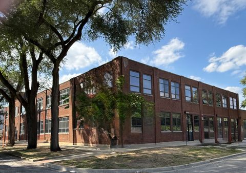 5100 N RAVENSWOOD Avenue 105 Chicago IL 60640