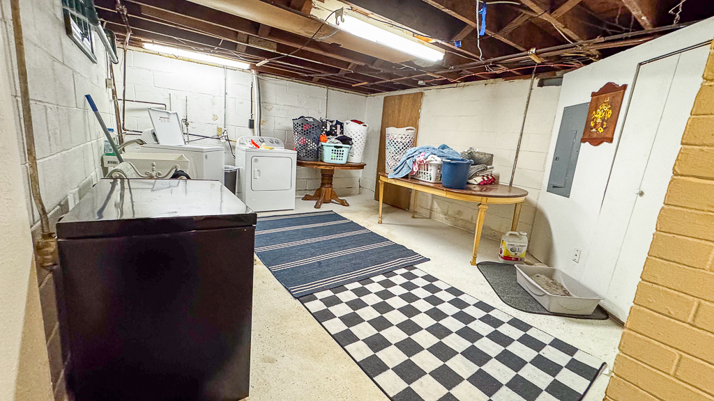 Normal, Illinois 61761, United States, 2 Bedrooms Bedrooms, ,1 BathroomBathrooms,Residential,Active,247546