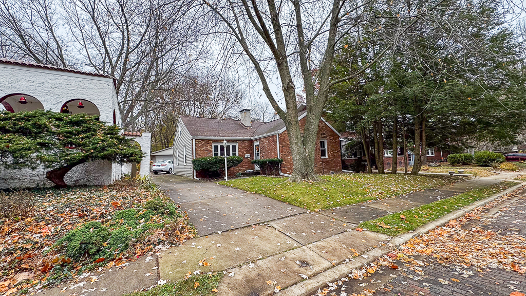 Normal, Illinois 61761, United States, 2 Bedrooms Bedrooms, ,1 BathroomBathrooms,Residential,Active,247546