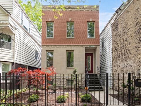 Photo of 4823 N Oakley Avenue, Chicago, IL 60625 (MLS # 12637775)