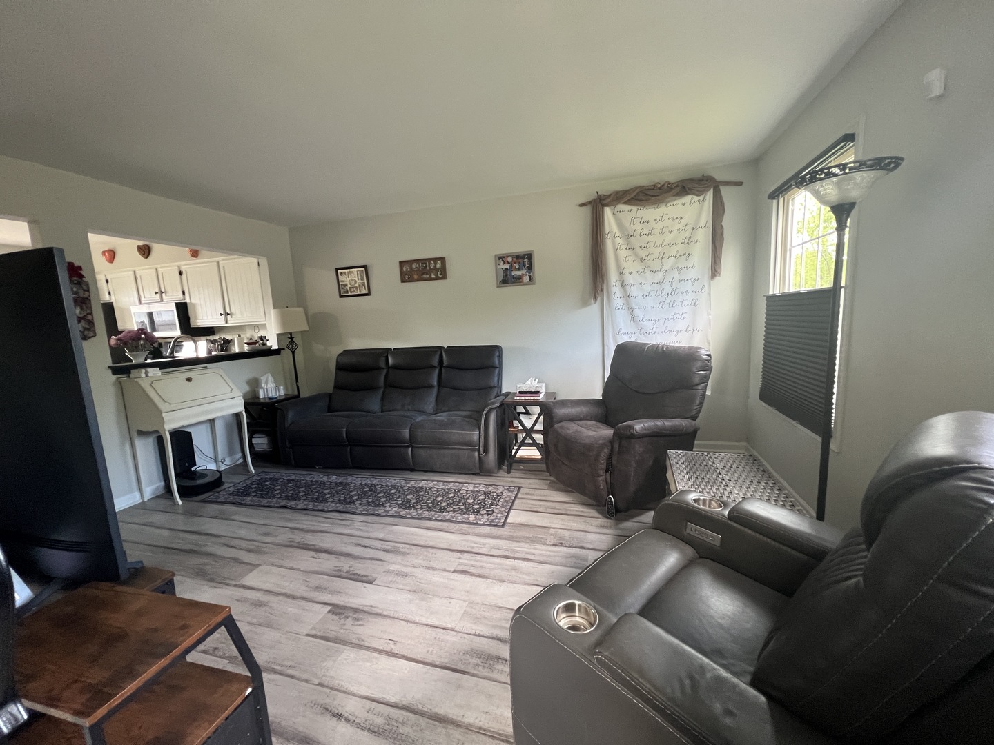 1804 De Forest Lane