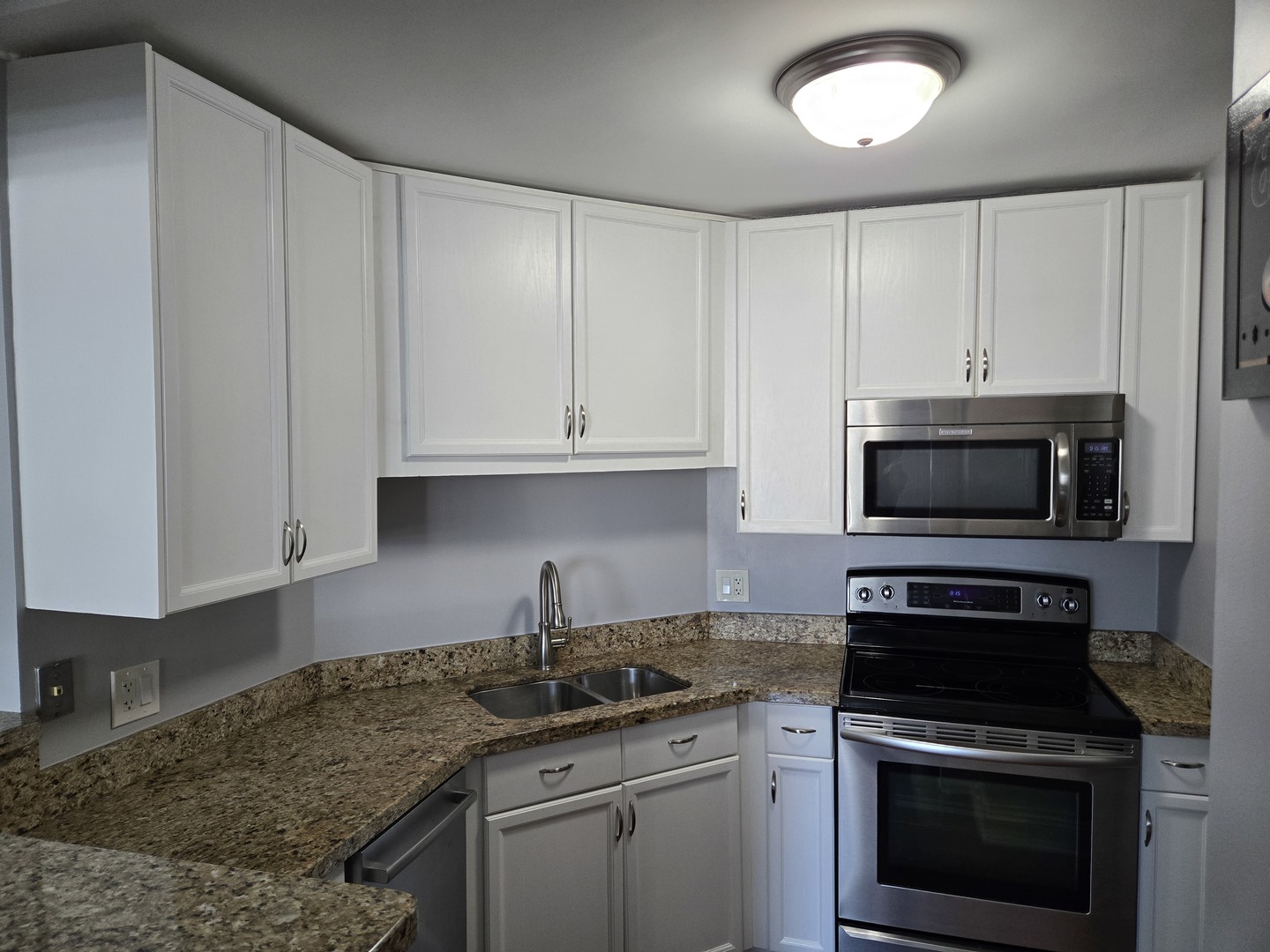 195 N HARBOR Drive 3207