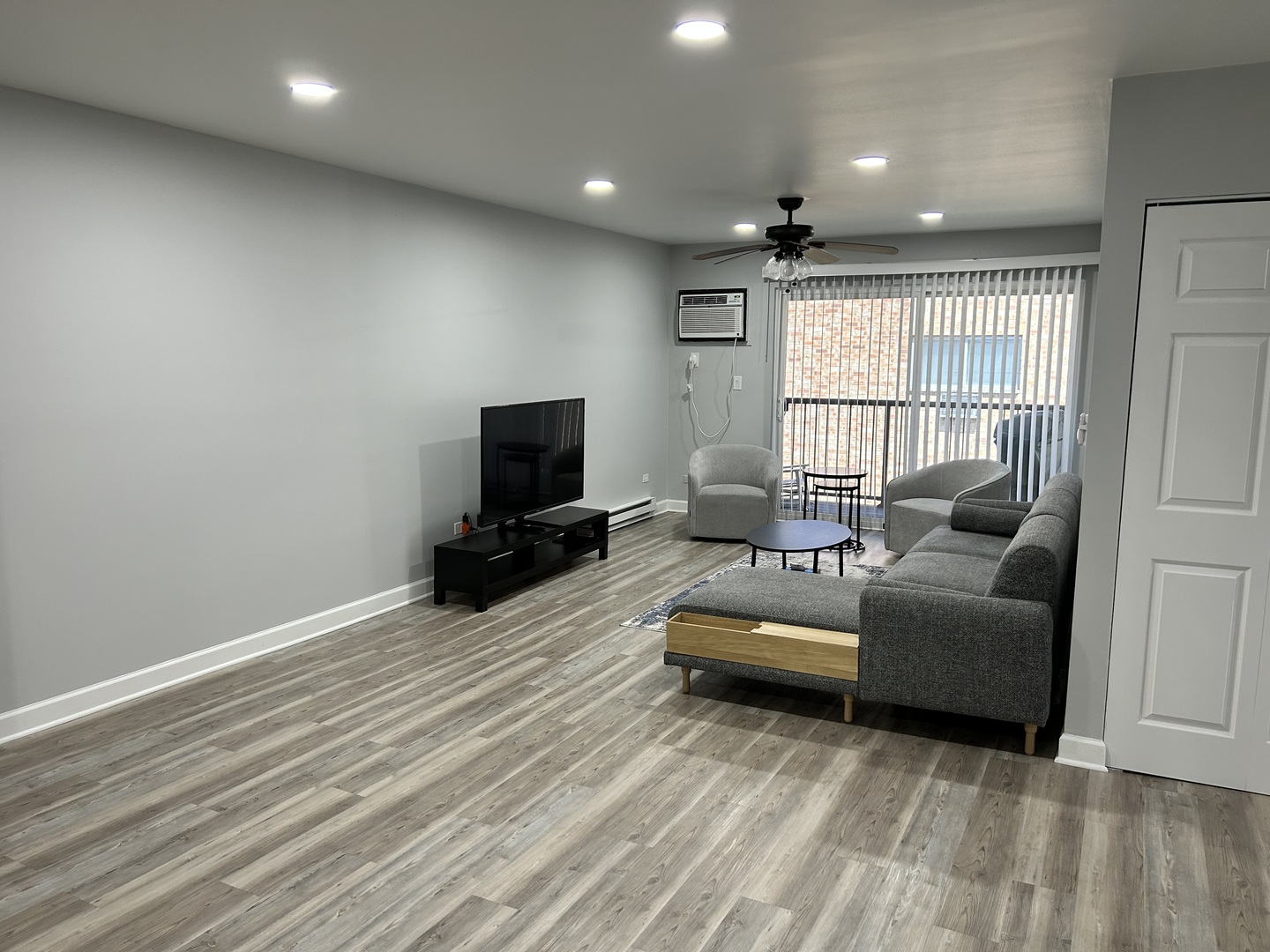 822 E OLD WILLOW Road E 201