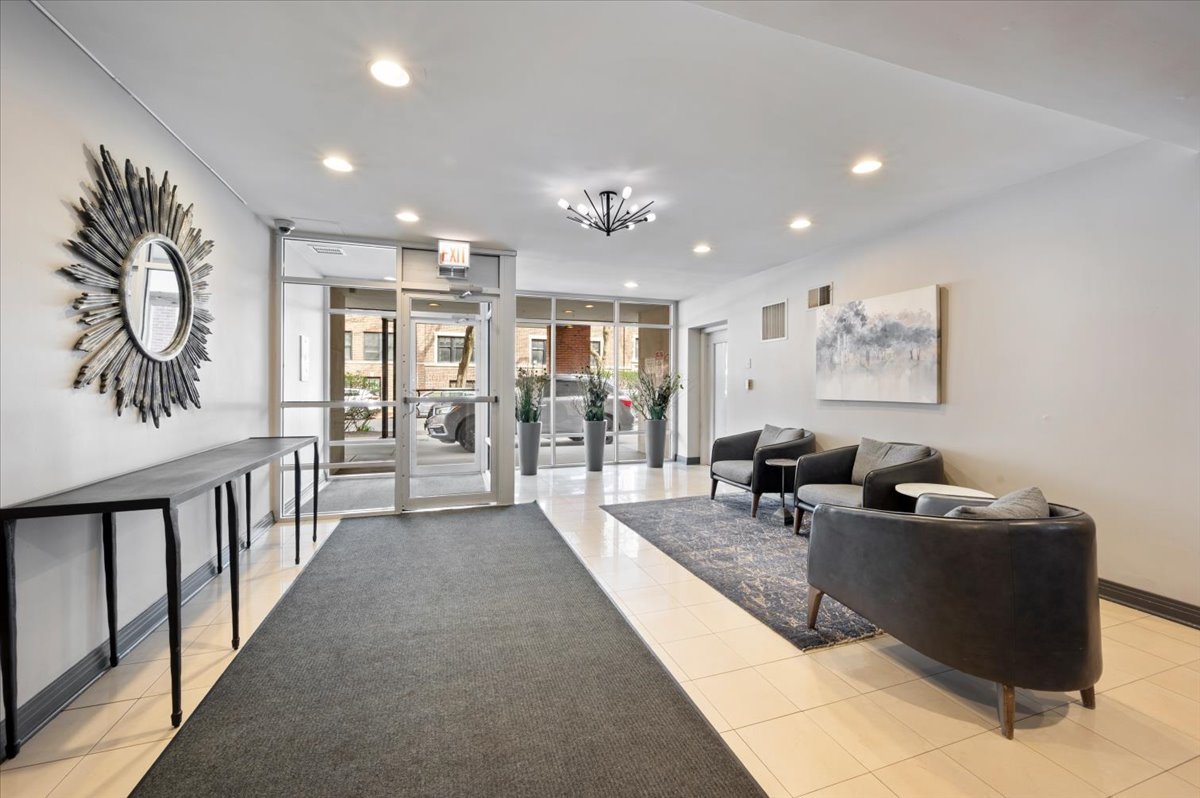 2300 N Commonwealth Avenue 7H