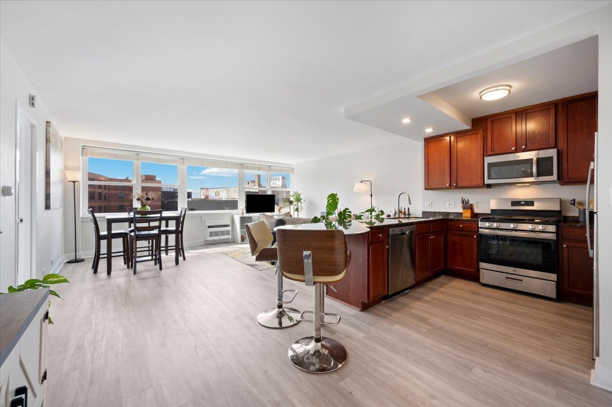 2300 N Commonwealth Avenue 7H