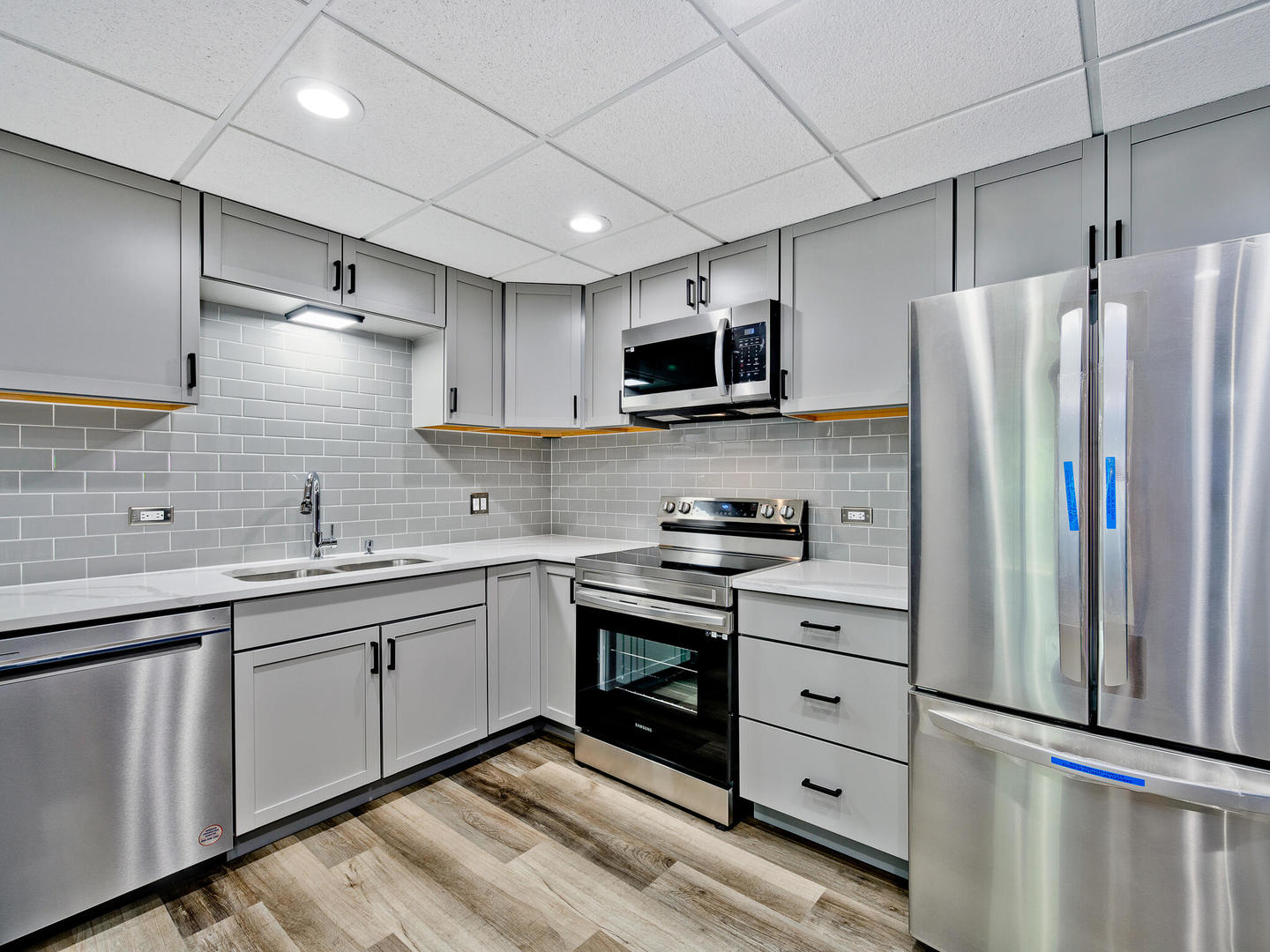 Northbrook, Illinois 60062, United States, 2 Bedrooms Bedrooms, ,2 BathroomsBathrooms,Residential,Active,223050